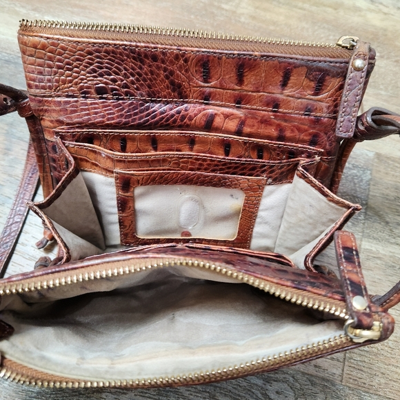 BRAHMIN CROC EMBOSSED LEATHER CROSSBODY PURSE - Picture 15 of 16